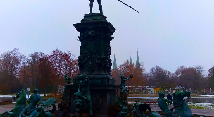 Neptun brunnen nuernberg 5
