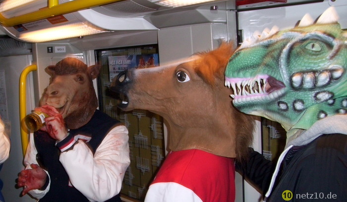Berlin halloween ubahn 9